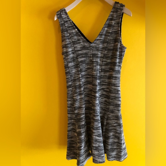 Knit dress - Picture 2 of 6